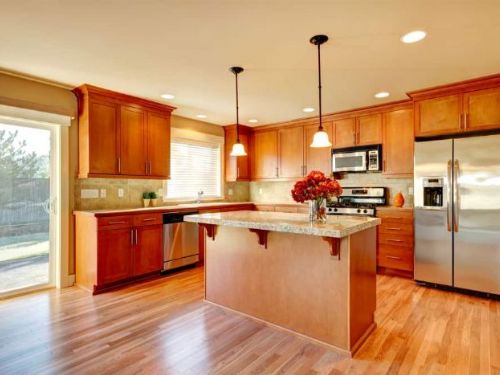 選擇適合的地板材質，打造舒適高質感的居家空間