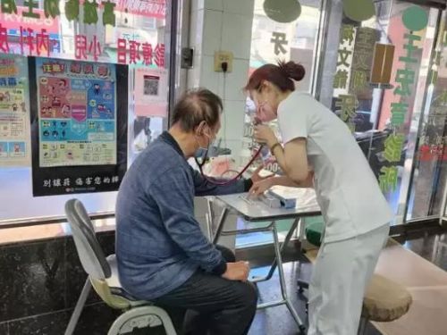 高雄護理師這巧思讓病人「聽話」 名醫讚：佩服得五體投地