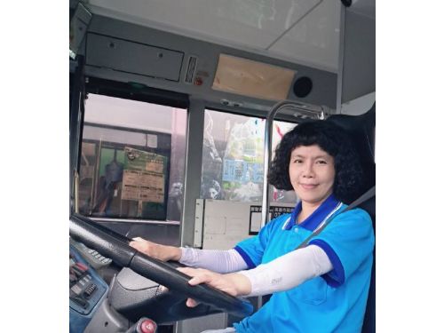 從乘客到駕駛：黃珮瀅12年的公車旅程與優良服務再獲肯定