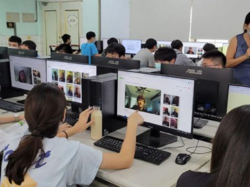 教育部推動雙語政策：線上校際合作教學展現多元文化魅力