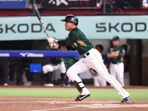 台鋼雄鷹勇奪三連勝：打線全面開花，後勁投打雙佳