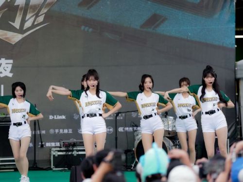 Wing Stars首次亮相，展現女團魅力！單曲《Cheer it up加大》掀起應援新熱潮