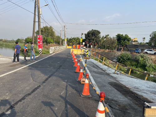 麟洛鄉過溝橋基樁損壞，限制3.5噸以上車輛通行