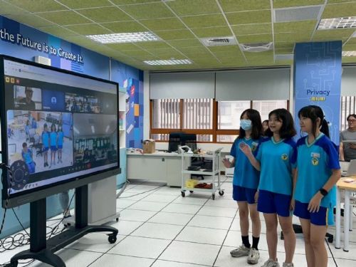 新和國小與韓國新山國小線上交流再升溫 | 學生自信傳遞端午文化，跨國友誼持續延伸