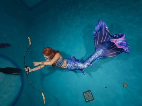 海洋中的夢幻舞者：基隆海科館舉辦人魚表演賽