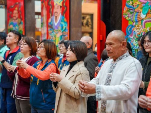 屏東玉皇宮慶祝天公生，信眾熱情參與祝壽大典