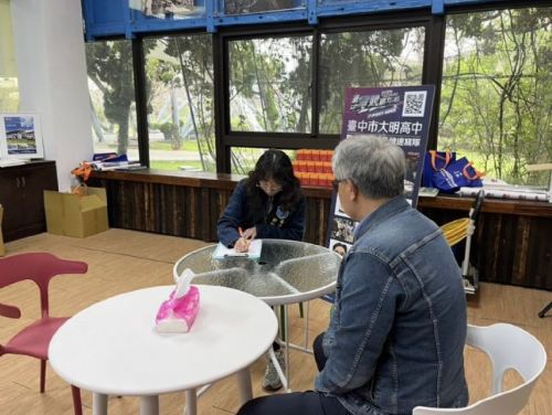 大明高中潭子藝術校區通報動保處協助捕捉遊蕩犬，積極協助安置與認養