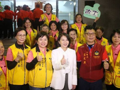 屏東縣113年春節治安維護 工作，縣長周春米親自慰勞各民力大隊長