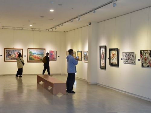 《光影交疊之囈語》年度學生聯展：探索藝術與科技的無限可能