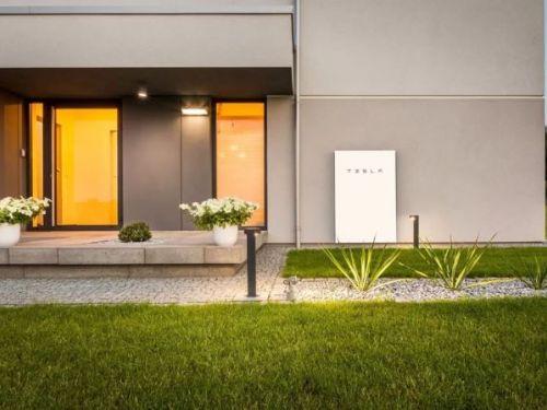Tesla的家用儲能產品Powerwall正式開放台灣市場銷售 可搭配第三方太陽能板使用