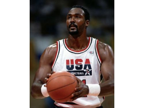 慶祝「郵差」Karl Malone 61歲生日：回顧其輝煌的籃球生涯
