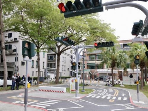 臺南市光賢交通公園啟用 讓交通安全教育寓教於樂