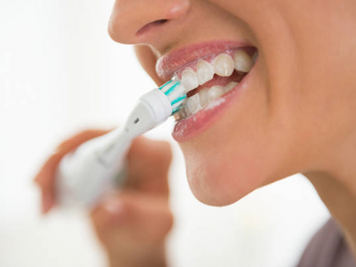 電動牙刷｜3大準則比較旋轉式及聲波式　清潔方式暗藏玄機必看