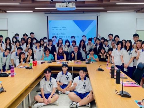 高雄高商與雲科大合作，培育首批環保青年大使