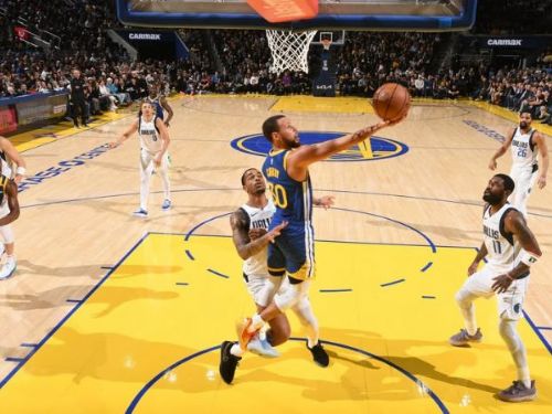 勇士隊在溫馨氛圍中迎來三連勝，庫里高效表現