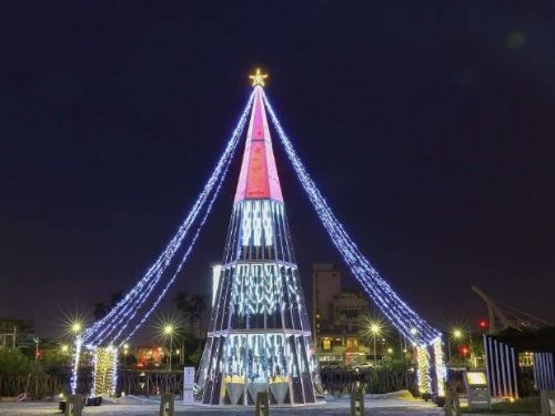 臺南聖誕燈節點亮冬夜　「光之旅程」「雲之曙光」雙主燈領航全城節慶氛圍