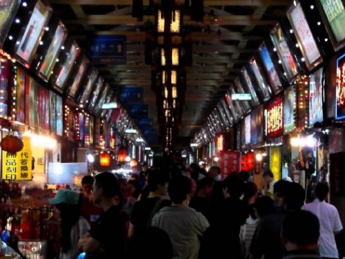 「萬華角頭怒了！」前妻被人調戲，他撂小弟開打大鬧艋舺街頭