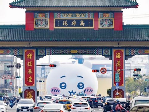 高雄冬日遊樂園迎接高潮，吉伊卡哇遊港活動吸引大批民眾