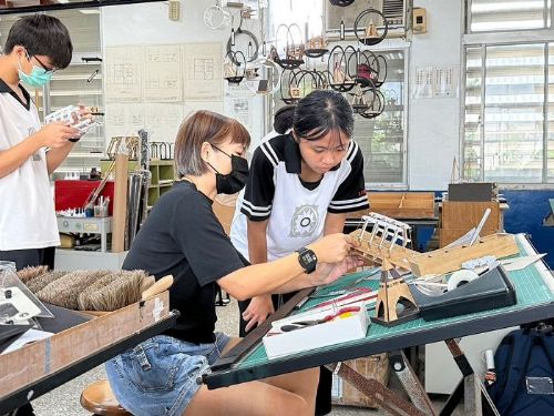 開啟技藝之門，讓學生在實作中綻放光彩：教育部國教署技藝教育專案計畫