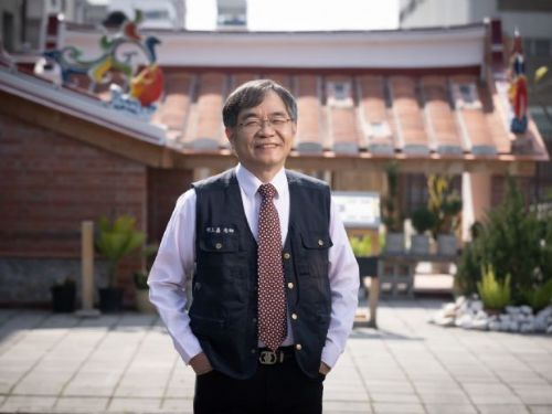 台灣人文藝術界的驕傲：邱上嘉教授榮獲國家產學大師獎