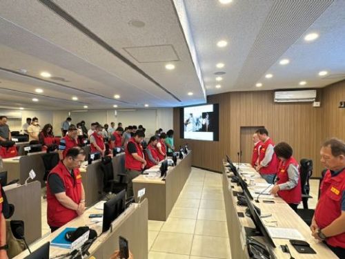 山陀兒颱風災後加強搶修，周春米為安泰罹難者默哀