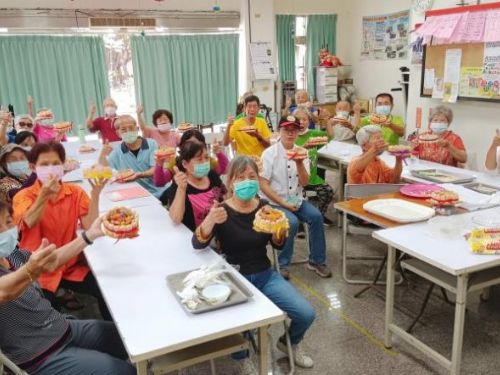 溫馨五月，臺南市政府慶祝母親節