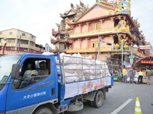 屏東縣推動「以金代金」創新環保政策，誠心祭祀護家園
