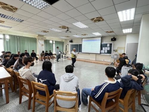 族語學習新篇章，多元課程點亮原民文化──高中原住民族語教育創意實踐