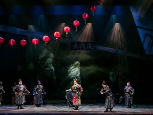 豫劇新風潮！灣豫劇團《錦衣》武俠宇宙二部曲盛大登場 | 衛武營攜手本土劇團，點燃南台灣戲曲熱情，門票熱賣倒數！