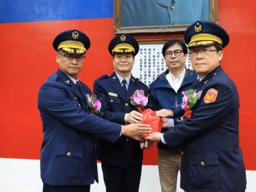 高雄市警察局新舊分局長交接典禮：陳其邁市長致詞鼓勵，表揚治安貢獻