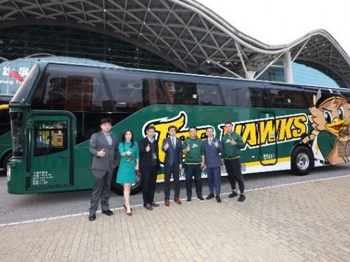 迎接一軍征戰 台鋼雄鷹2隊巴霸氣登場