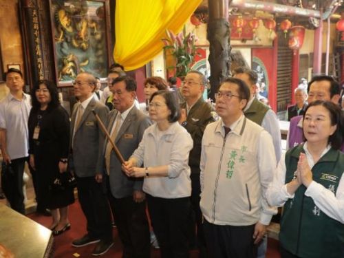 台南市長黃偉哲與總統蔡英文齊訪府城首廟
