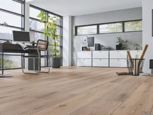 地板要平，有分順平與水平