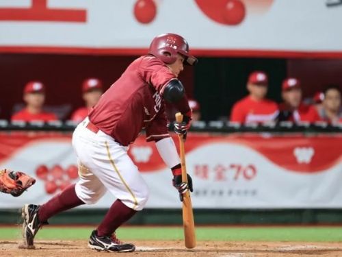 中職／暴打11分關鍵在嚴宏鈞短打 曾總談此時的累是幸福的