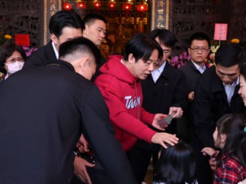 賴清德總統與屏東鄉親同慶新春，送上祝福與防詐提醒