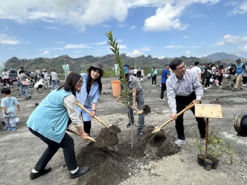 攜手種碳，共創綠意：茂林與夥伴共築永續未來