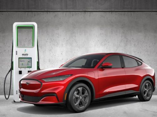 福特延後部分電動車上市計畫，專注新技術研發