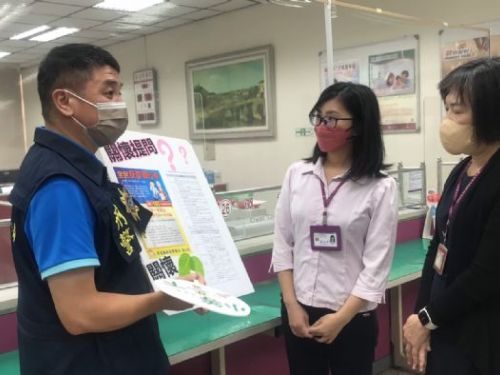 屏警與金融機構防詐宣導 呼籲民眾保持與詐騙訊息零接觸才能永保血汗錢不受騙