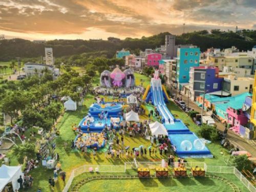 2025旗津風箏節 8/9 開飛！白天看海洋風箏、下午玩水樂園，夜晚電音＋火舞一起HIGH