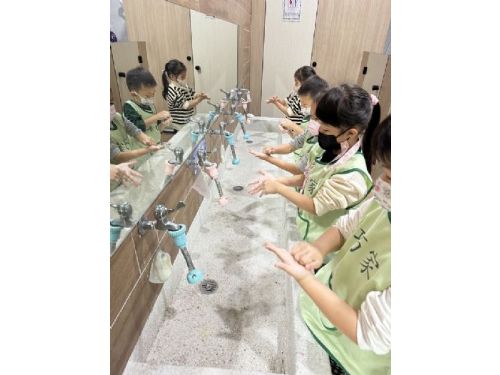 屏東縣衛生局提醒：腸病毒季節來臨，保護幼兒健康至關重要