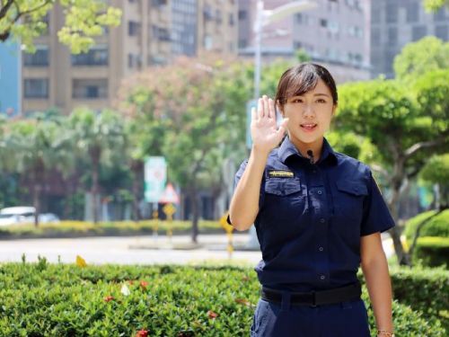 高雄市路口「嬌」點 宣導駕駛用路觀念「慢、看、停」