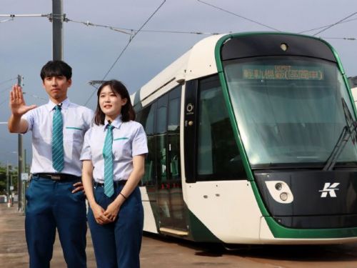 安全行經輕軌「停、等、過」高雄輕軌司機員傳授專用號誌攻略