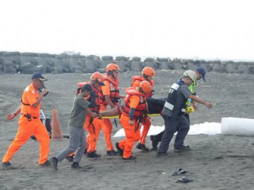 屏東強化海洋守護力！跨域聯防「河海污染應變演練」展現科技救援新能量