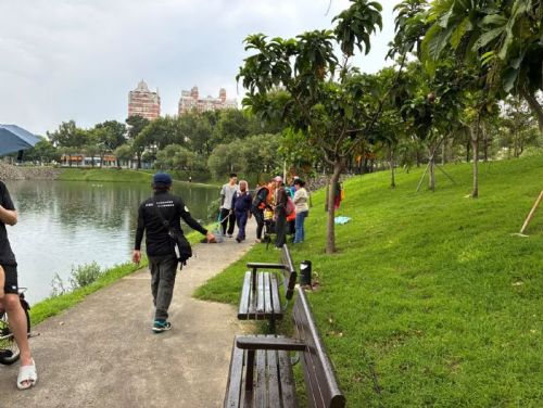 當城市綠意遇上愛心守護——屏東公園鴨鵝減量行動展開，打造美麗休憩環境，從友善動物開始！