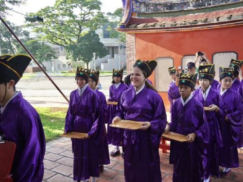 屏東縣隆重舉行祭孔典禮，國際學生齊聚共襄盛舉