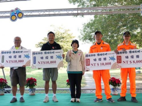 海豐濕地低碳健走尋寶趣登場，表揚社區與志工共築永續力量