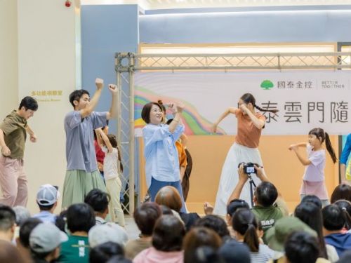 2025國泰雲門社區巡演屏東起舞，縣長周春米與民同樂