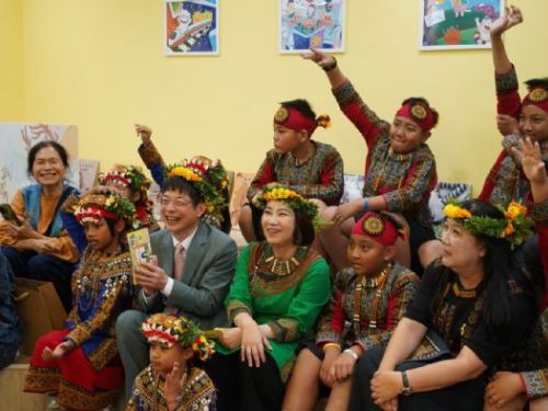 屏東縣第15座玉山圖書館啟用，點亮地磨兒國小閱讀之光