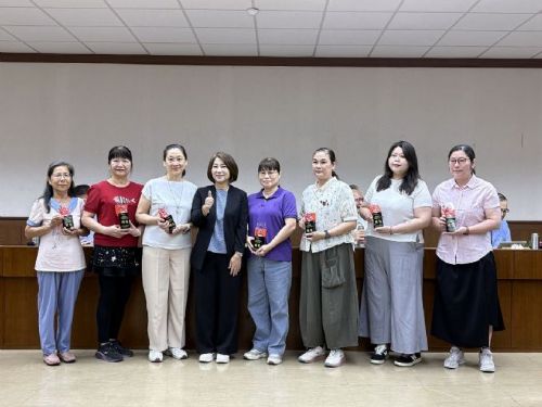 屏縣府績優工友、約用人員及專案人員表揚