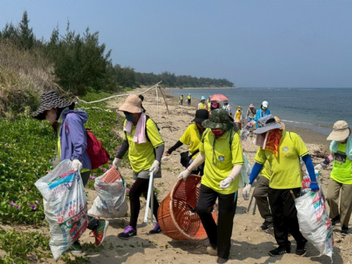 響應世界地球日，屏縣號召公私協力淨灘護海